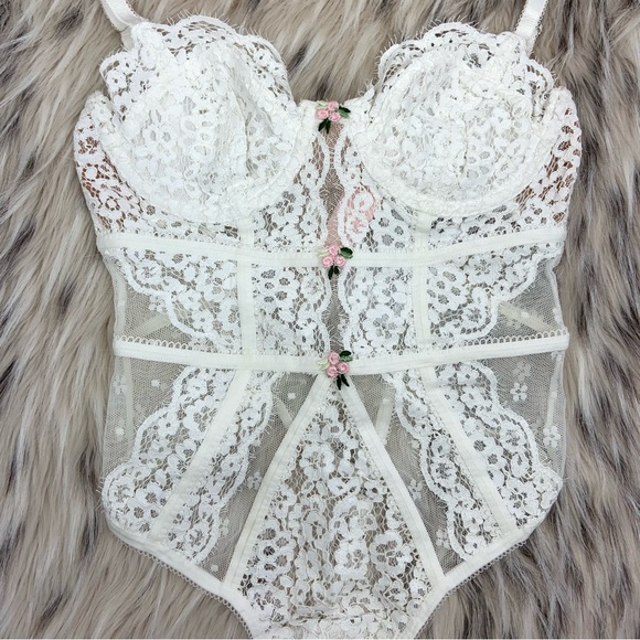 NWT For Love and Lemons X Victoria’s Secret VS Mia Lace Bodysuit Teddy Lingerie - Picture 16 of 16
